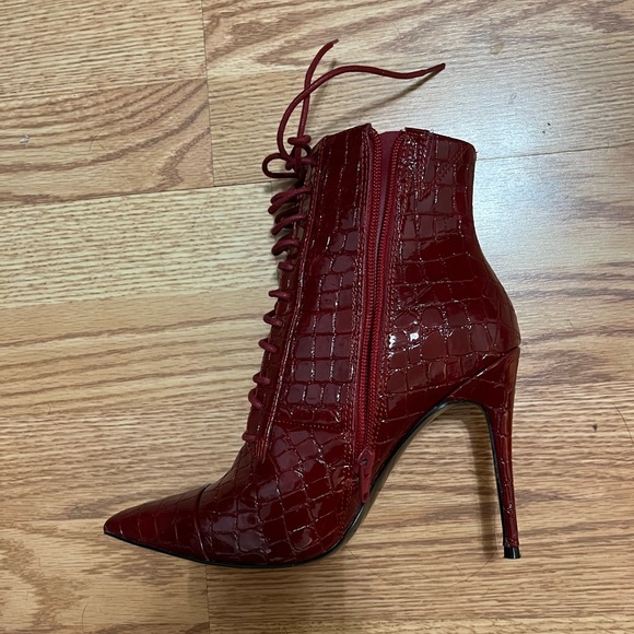 Alylyan Aldo Booties - Picture 3 of 5